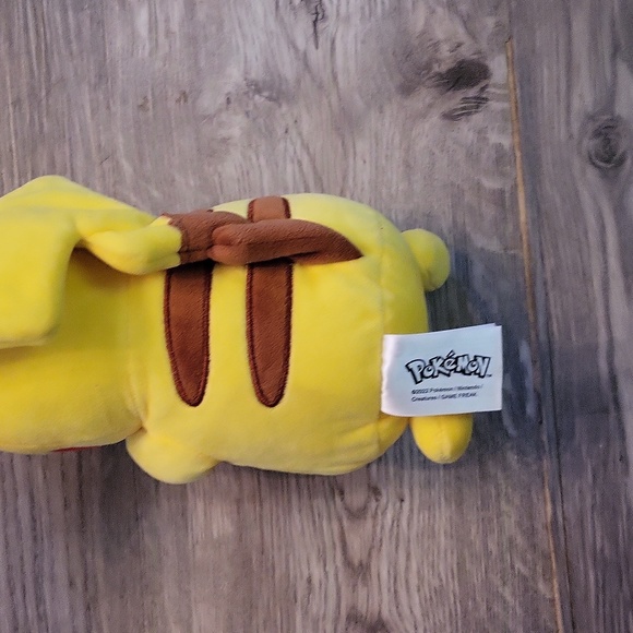 Pokémon l yellow plush l 9inch l stuffed animal - Picture 2 of 4